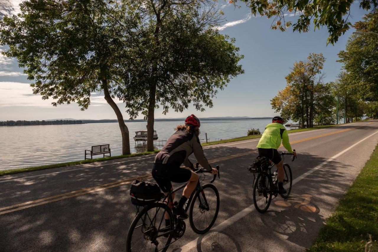 La Cache Du Lac Champlain Venise-en-Québec Exteriör bild